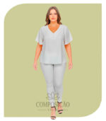 Blusa Plus Size Branca em Tecido Duna com Detalhes Dourados