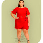 Conjunto Plus Size Cropped com Amarração nas Costas e Shorts-Saia